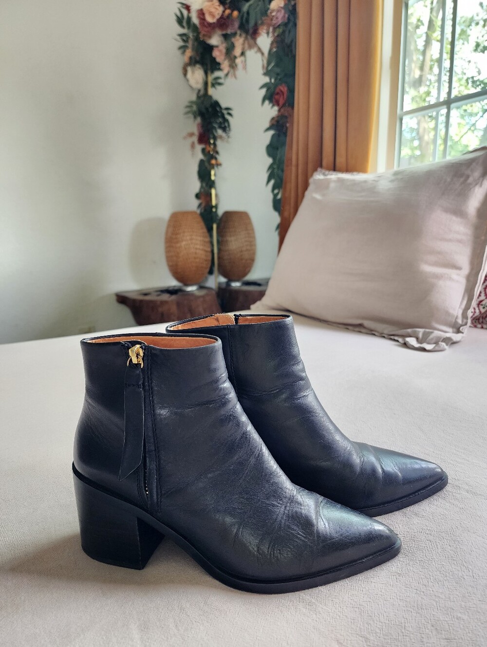 & Other Stories Pointed Toe Heeled Leather Boots Black